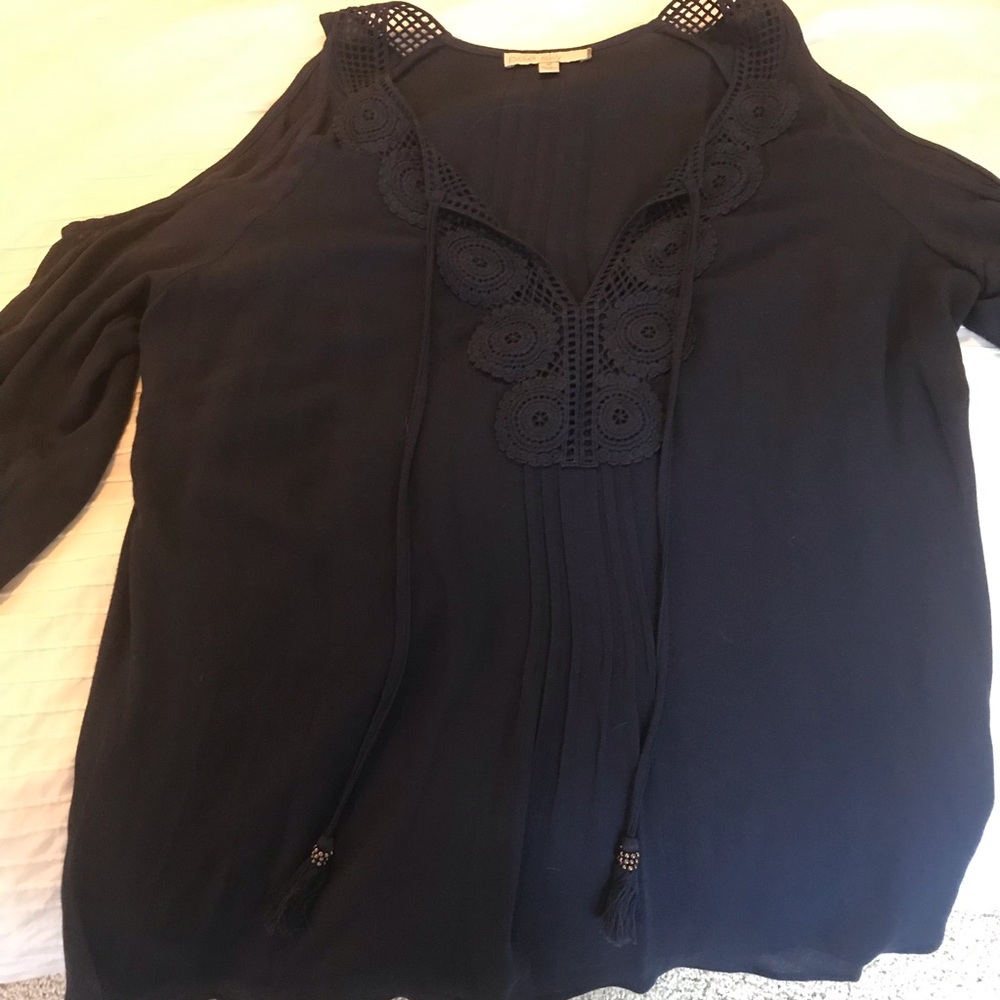 Stitch fix brand cold shoulder top